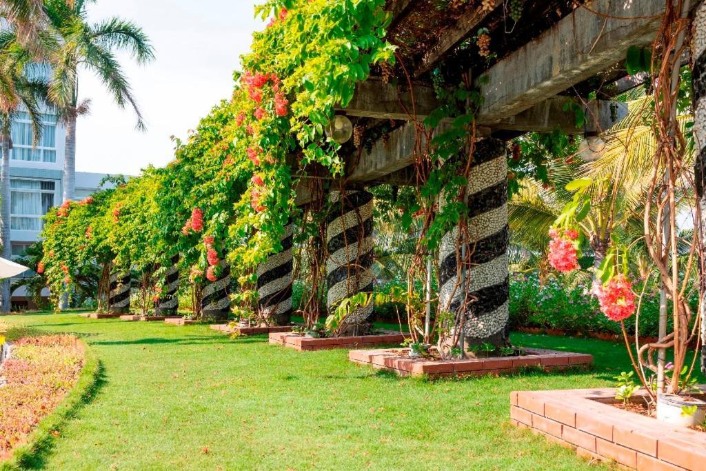 Saigon - Ninh Chu Hotel & Resort Phan Rang Buitenkant foto